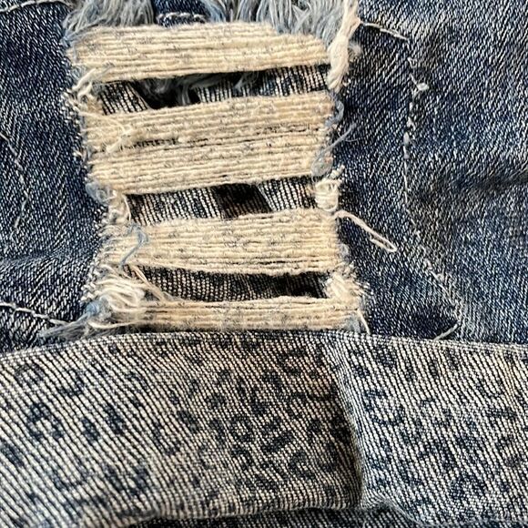 ✨Hudson Distressed Denim Shorts with Leopard Print Cuffs - Picture 8 of 8